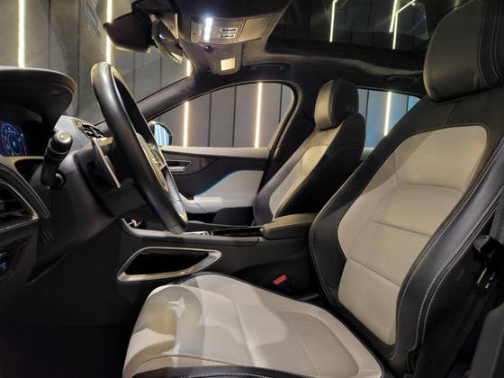 JAGUAR F-PACE 2.0 16V INGENIUM R-SPORT AWD 4P AUTOMÁTICO JAGUAR F-PACE 2.0 16V INGENIUM R-SPORT AWD 4P AUTOMÁTICO